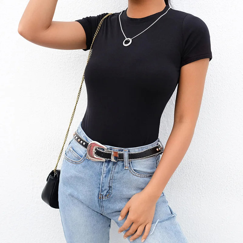 Macacão Casual Feminino Preto e Branco – Para Mulheres que Vestem a Alma.