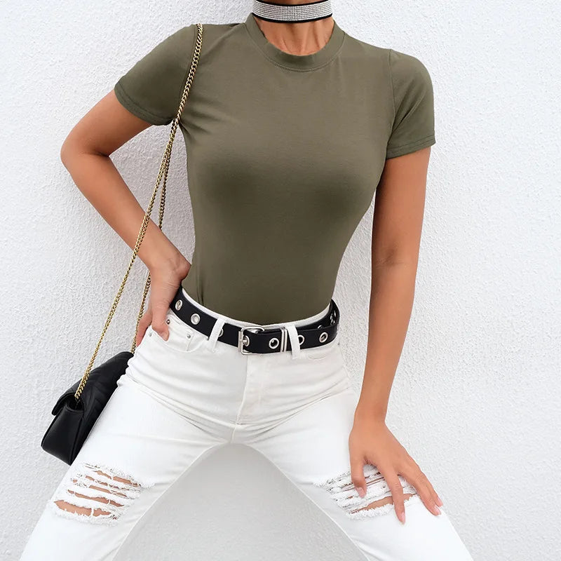Macacão Casual Feminino Preto e Branco – Para Mulheres que Vestem a Alma.