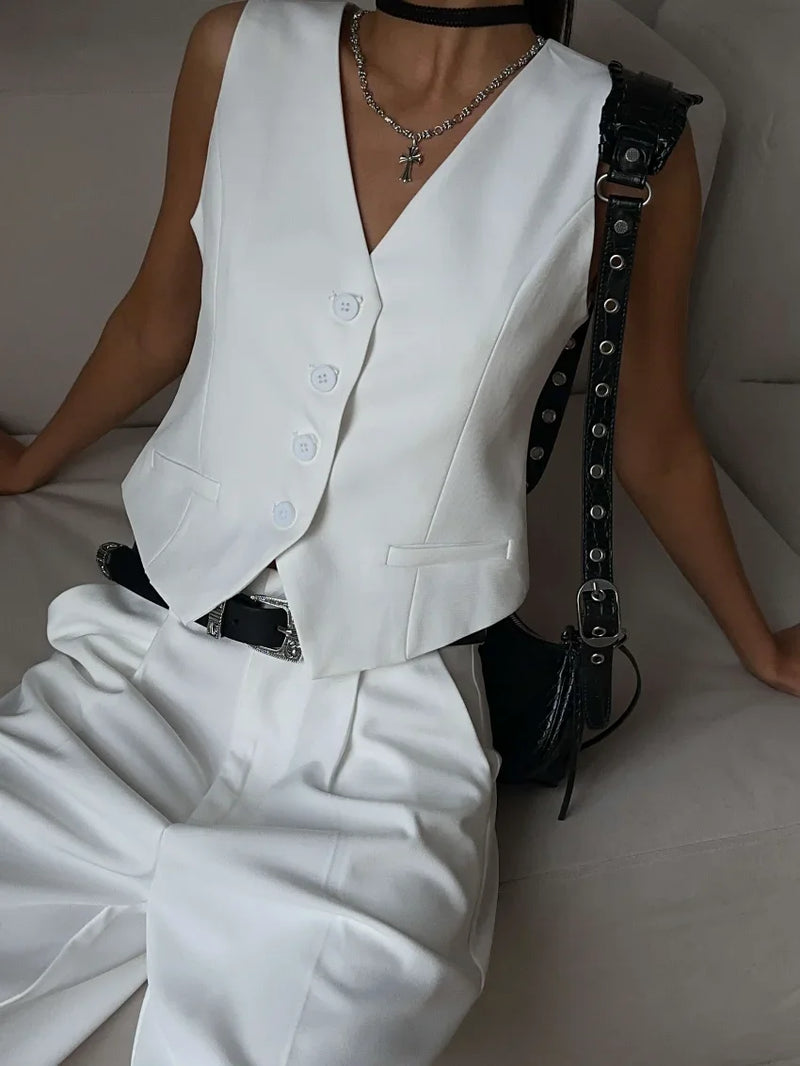 Conjunto de Duas Peças – Colete e Shorts Chiques para Mulheres | Elegância Atemporal de Verão