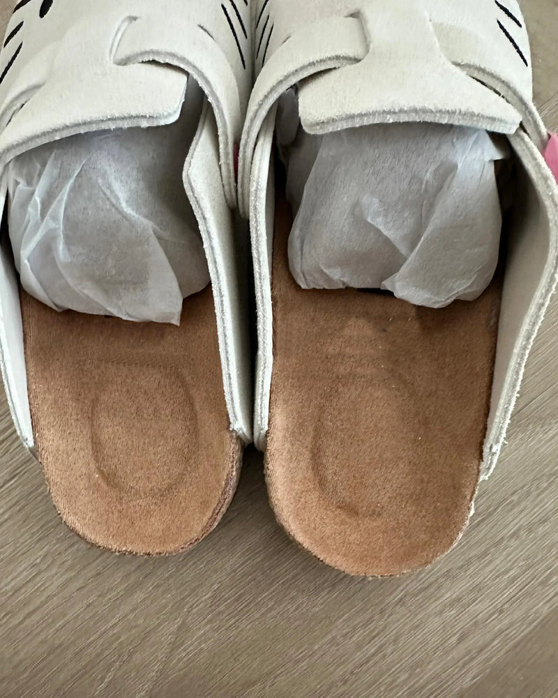 🩷 Pantufas Sanrio Hello Kitty – Onde o Conforto Abraça a Alma
