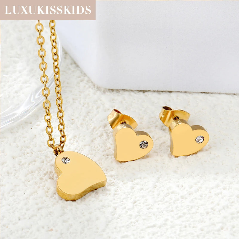 LUXUKISSKIDS – Conjunto de Brincos e Gargantilha com Pingente de Gota D’Água em Aço Inoxidável