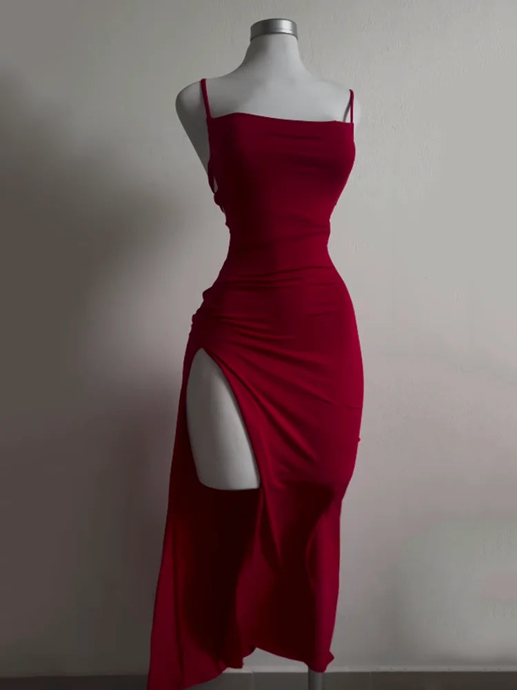 VESTIDO EXPLOSIVO VERÃO 2025 — A PEÇA QUE LIBERTA SUA ESSÊNCIA