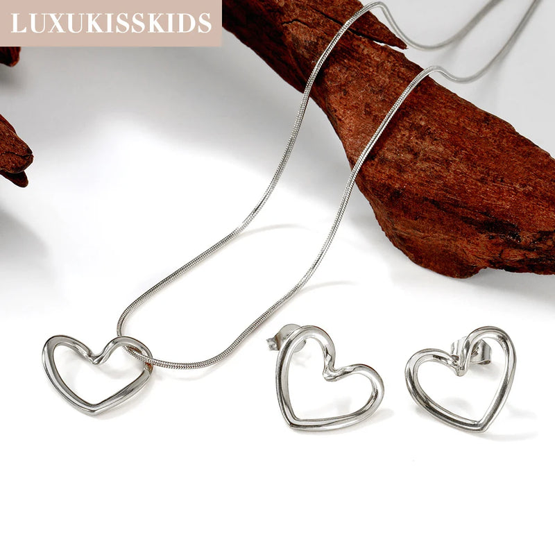 LUXUKISSKIDS – Conjunto de Brincos e Gargantilha com Pingente de Gota D’Água em Aço Inoxidável