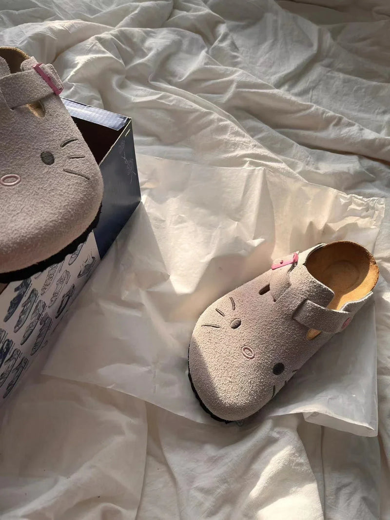 🩷 Pantufas Sanrio Hello Kitty – Onde o Conforto Abraça a Alma