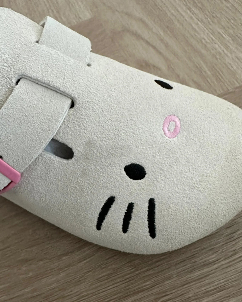 🩷 Pantufas Sanrio Hello Kitty – Onde o Conforto Abraça a Alma