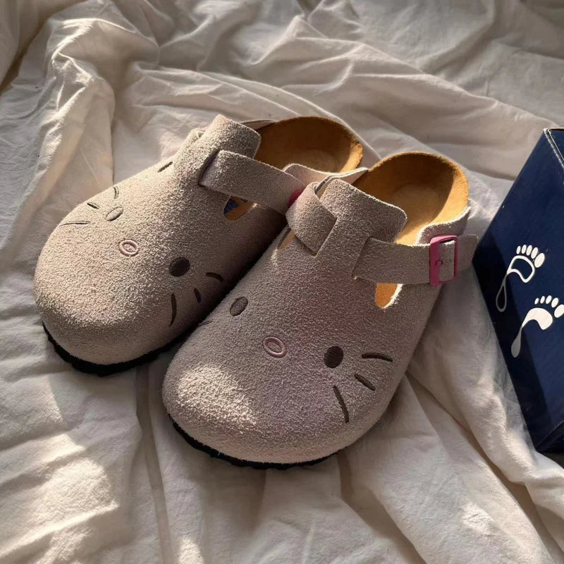 🩷 Pantufas Sanrio Hello Kitty – Onde o Conforto Abraça a Alma
