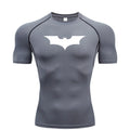 🦇 CAMISETA MASCULINA DE COMPRESSÃO – ESTAMPA MORCEGO | FORÇA, ESTILO E PROPÓSITO NUMA SÓ PEÇA
