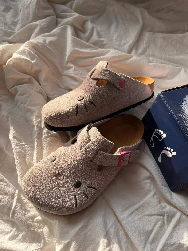 🩷 Pantufas Sanrio Hello Kitty – Onde o Conforto Abraça a Alma