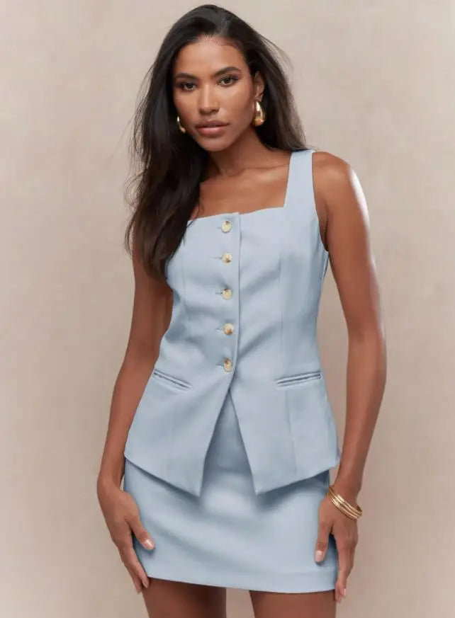 Conjunto de Minissaia Elegante com Top Sem Mangas – Moda 2025 ✨ Quando Estilo Encontra o Propósito