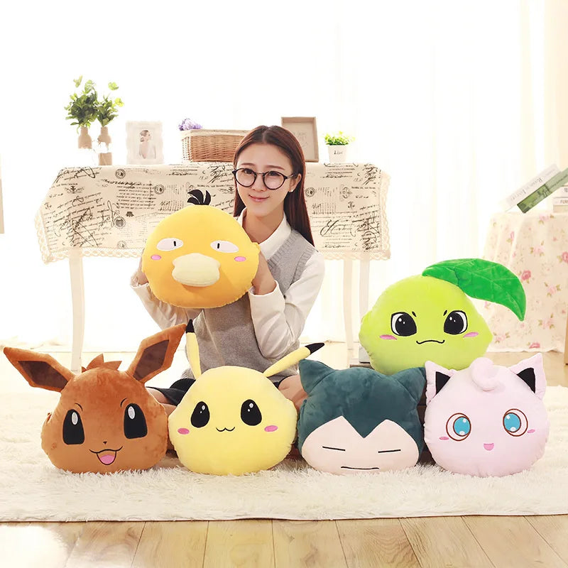 🌟 Almofada de Brinquedo Pokémon Kawaii com Aquecedor de Mãos – Mais que um Presente, um Refúgio para a Alma Caçadora 🌟